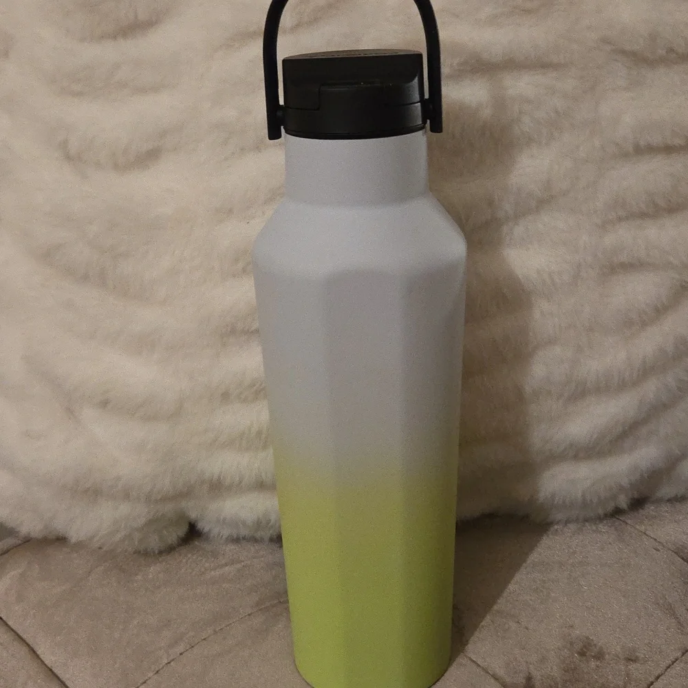 Corkcicle 20oz Sports Canteen Gradient Water Bottle - Black and  Lime Green - Picture 5 of 10